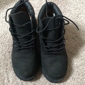 Classic Timberlands black kids sz 12